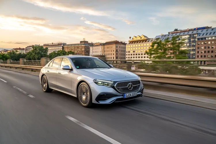 台灣賓士表示將依照Mercedes-Benz全球方針，於未來兩年內進行關鍵性的產品布局，迎來全新世代產品線。原廠照片