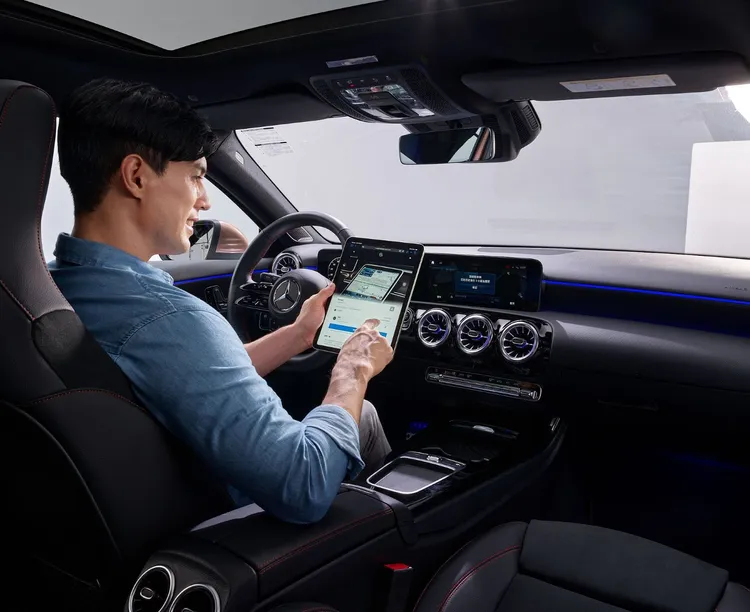 「Mercedes-Benz數位增訂服務」在台訂閱數累積近3,800件，年成長率高達85%，展現市場對品牌數位服務的高度需求。原廠照片