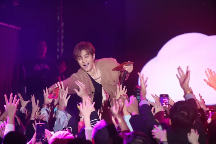 羅志祥發紅包台下觀眾陷入瘋狂。攝影中心攝