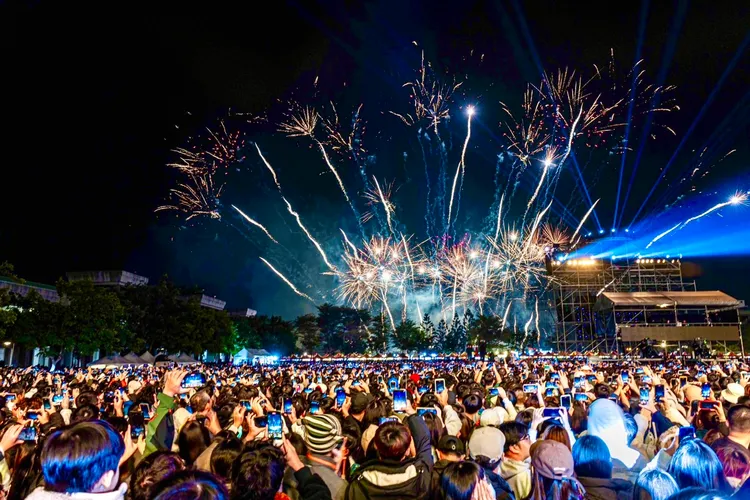 跨年煙火秀吸睛。南市府提供