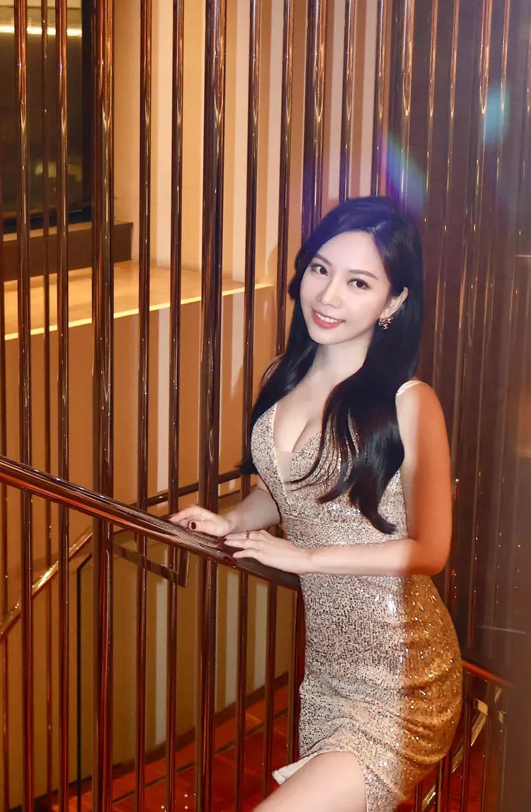 蔡尚樺主持尾牙，還加碼拿到2萬元紅包。翻攝蔡尚樺臉書