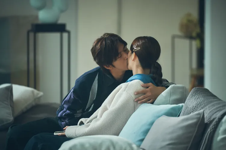 陳柏霖與郭雪芙深情一吻。大川大立提供