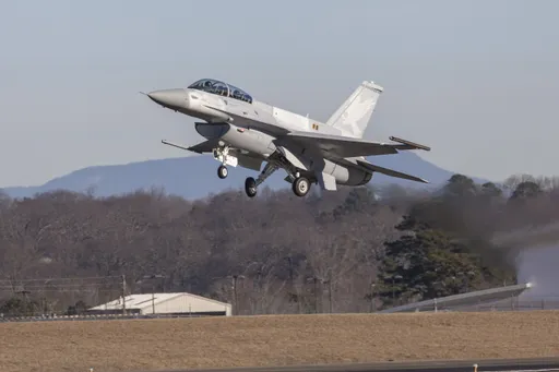 我首架F-16V Block70戰機在美完成組裝 顧立雄:盼3月正式出廠