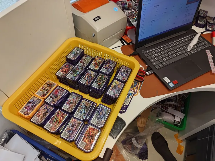 警方查扣盜版卡。警方提供