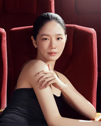 朴圭瑛與EMFACE菲斯波一同突破美容界限，塑造「前所未見的FACE」讓每位愛美人士在這個年節輕鬆擁有立體澎潤的青春面容。