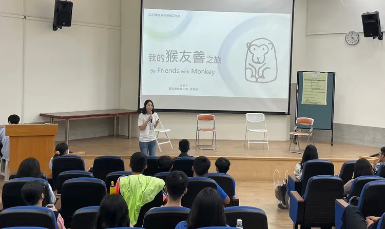 黃聿訢到高雄師範大學環境教育演講。猴友善農業提供