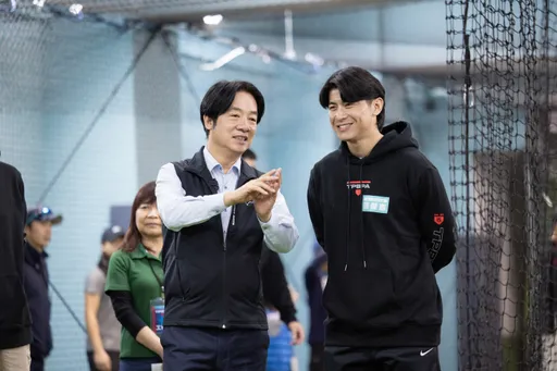 賴清德與陳傑憲揮毫春聯!盼成立運動部為國爭光