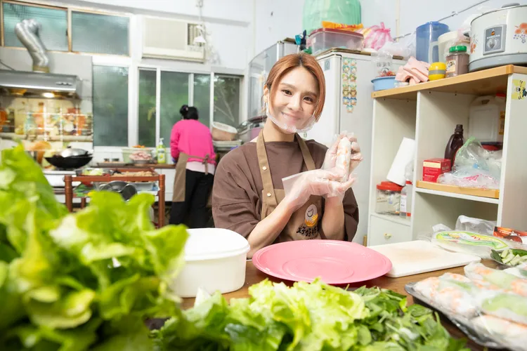 郭靜2025開年愛心大請客！受邀擔任公益「好好被愛 好好去愛」計畫 請客大使 。天主教博愛基金會提供