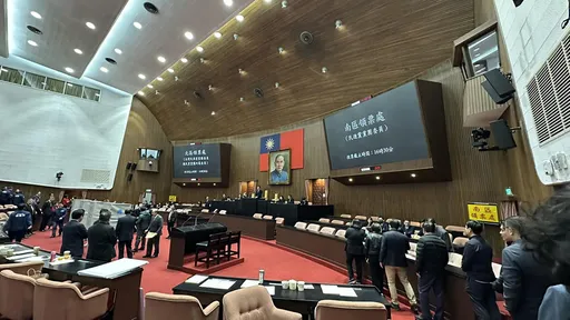 立院投票「按政黨戰南北」　王定宇：20年首見讓大小藍終成眷屬