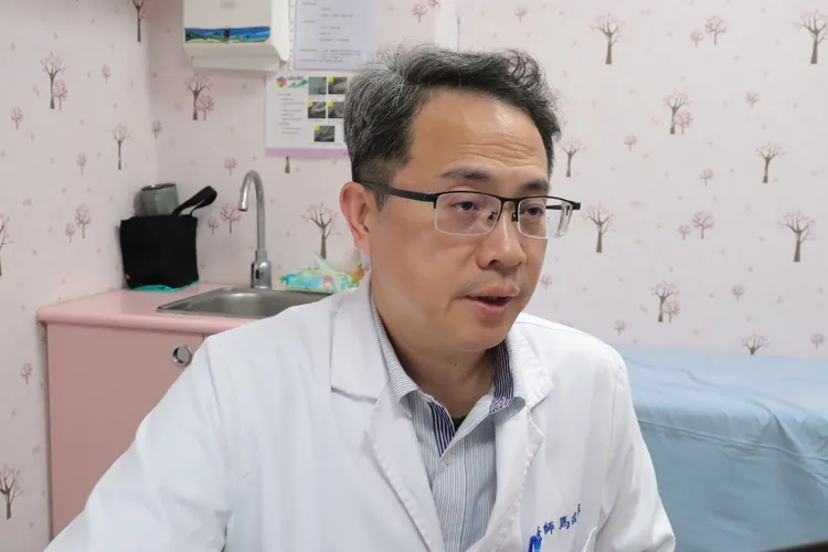 彰化醫院小兒科主任馬瑞杉說，農曆過年群聚機會多，要勤洗手、戴口罩、充足睡眠、均衡飲食，防範黴漿菌感染。彰化醫院提供