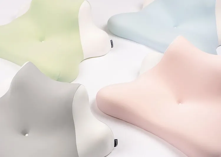 共有四色可選（櫻花粉/灰色/綠色/藍色）