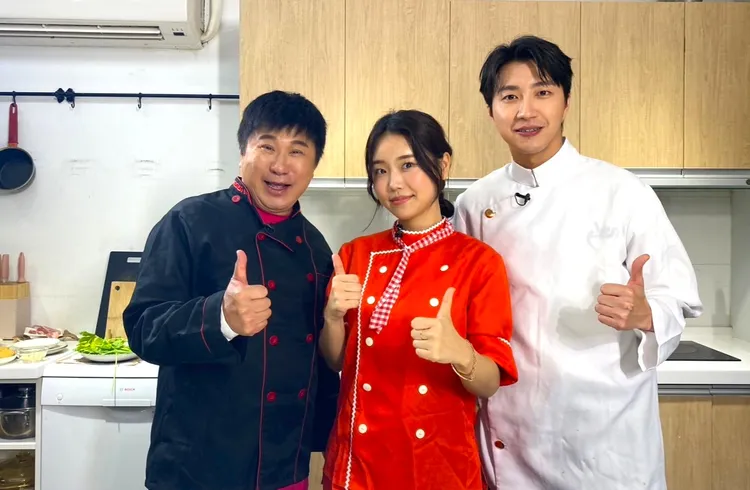 胡瓜（左起）、韓國Youtuber Judy和江宏傑切磋廚藝。《下面一位》提供