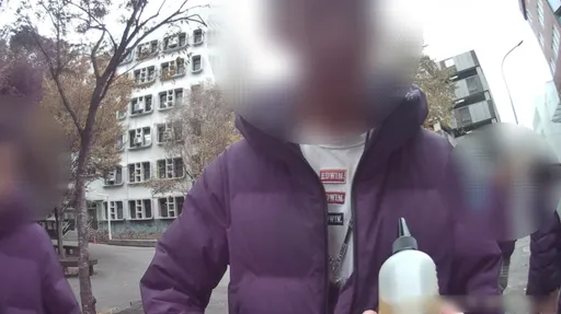 自投羅網!18歲男「新北市警局前」抽電子煙 保大警查獲喪屍煙彈