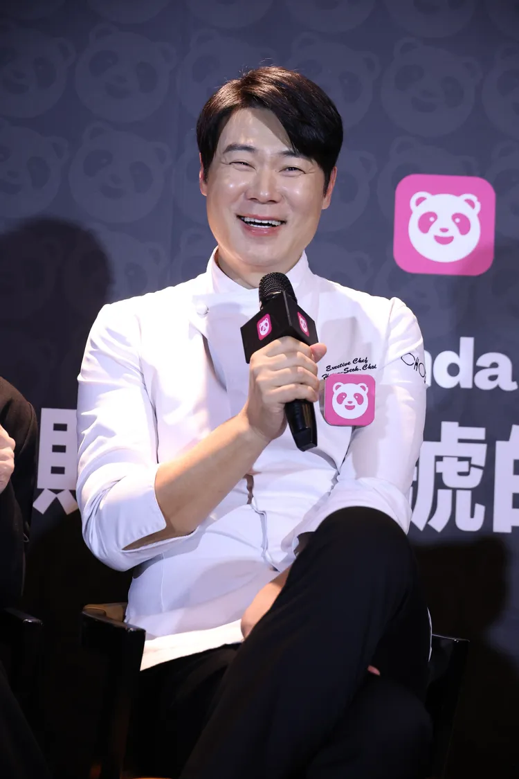 崔鉉碩提到三星評審安成宰笑開懷。彭欣偉攝