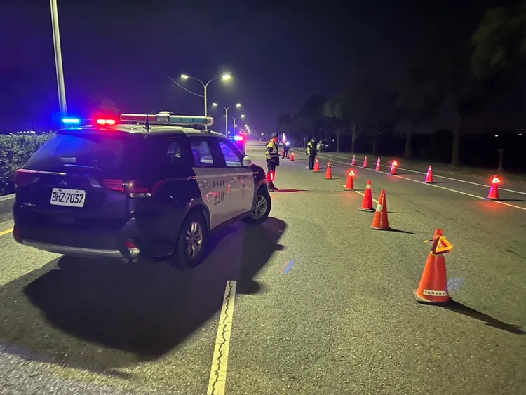 雲林縣警局加強專案臨檢。民眾提供