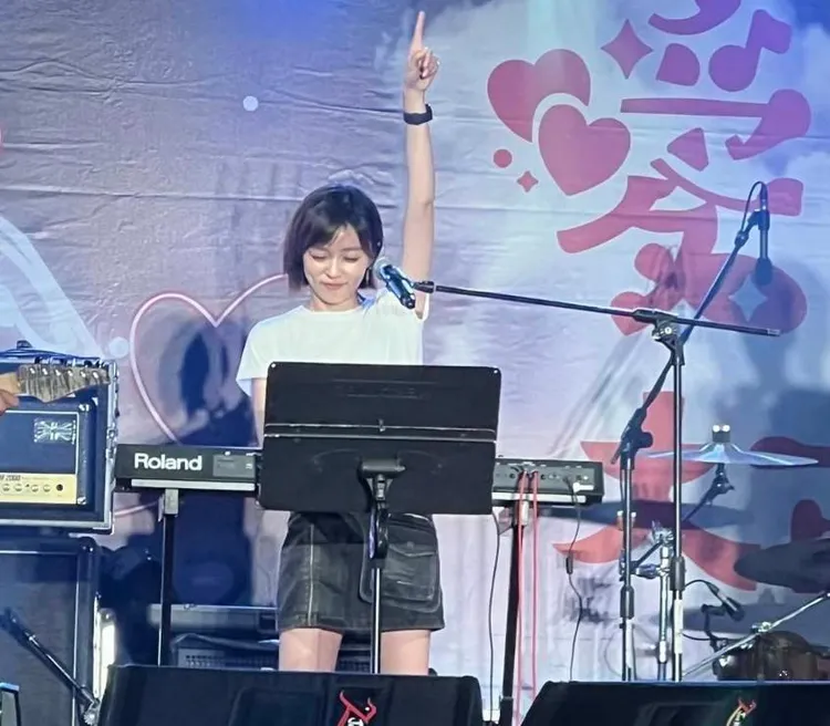王瞳表演時充滿自信。翻攝自王瞳IG