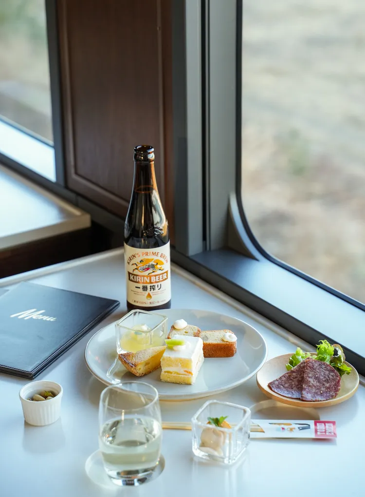 包列的佐餐飲品另外還提供了紅白酒、啤酒無限暢飲。田欣雲攝影