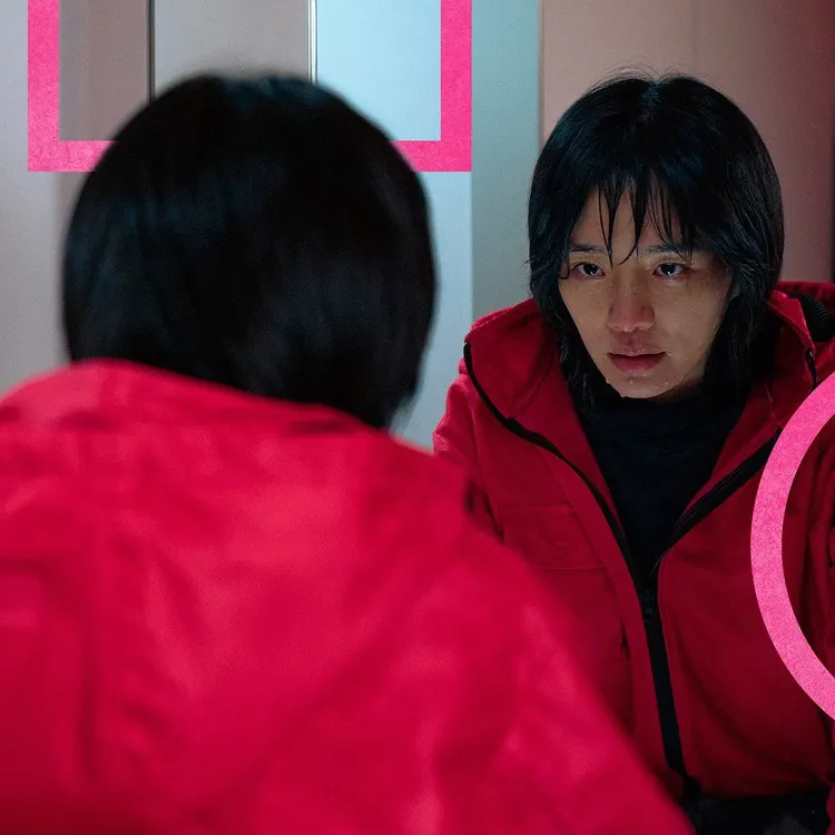 朴圭瑛《魷魚遊戲2》變身粉紅衛兵，坦言沒跟其他參賽者一起拍攝很孤單。Netflix提供