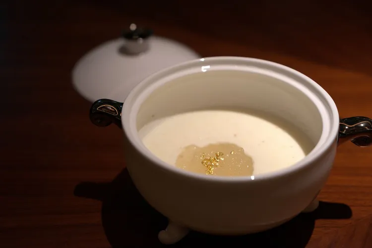 甜點「冬藏潤養」（升級版官燕）。業者提供