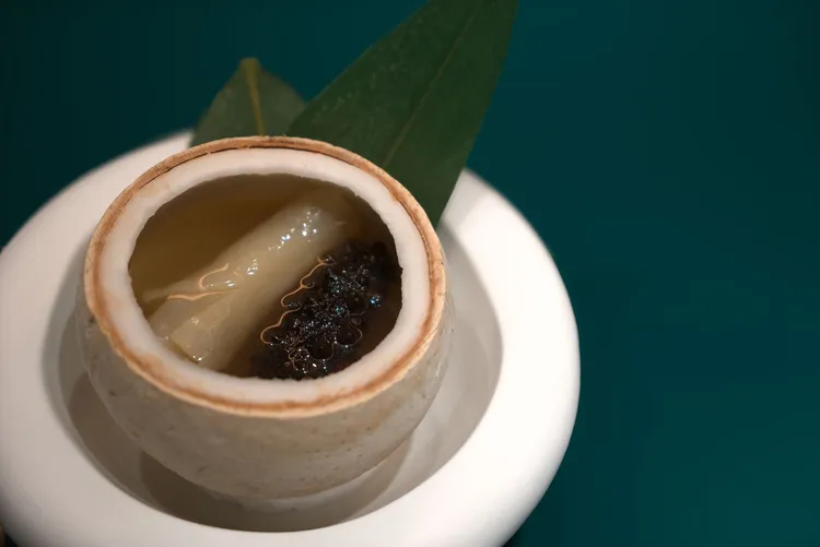 湯品「大雪溫補」升級版（+1,000元，需提前一天預訂）。業者提供