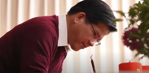 林佳龍揮毫斗方賀新年!期許外交蜿蜒而行創新局