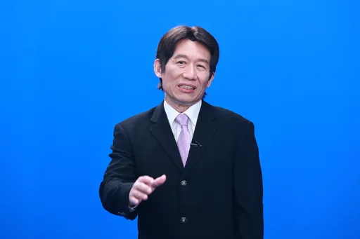 郭子乾尾牙場邀約翻1到2倍!真總統請不到 假總統炒熱氣氛