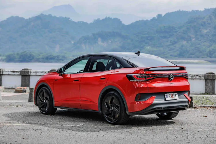 即日起至1月底， ID.車系推出多項限時購車優惠。業者提供