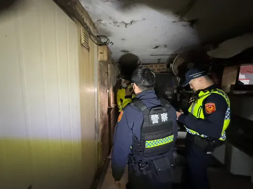 基隆女菜販初二盤點卻「反鎖冰庫」　身上帶這物幸運獲救