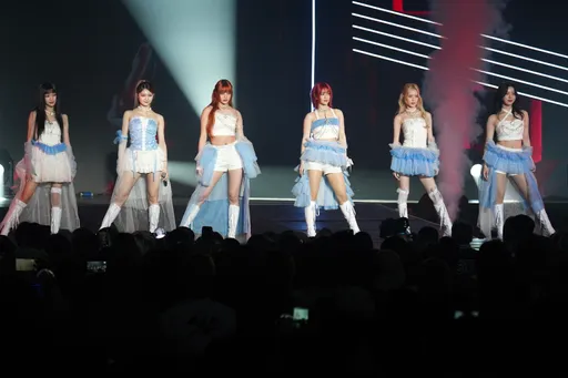 幻藍小熊開唱拼了練成「水蛇腰」 魔鬼扭腰舞跳完全身癱瘓