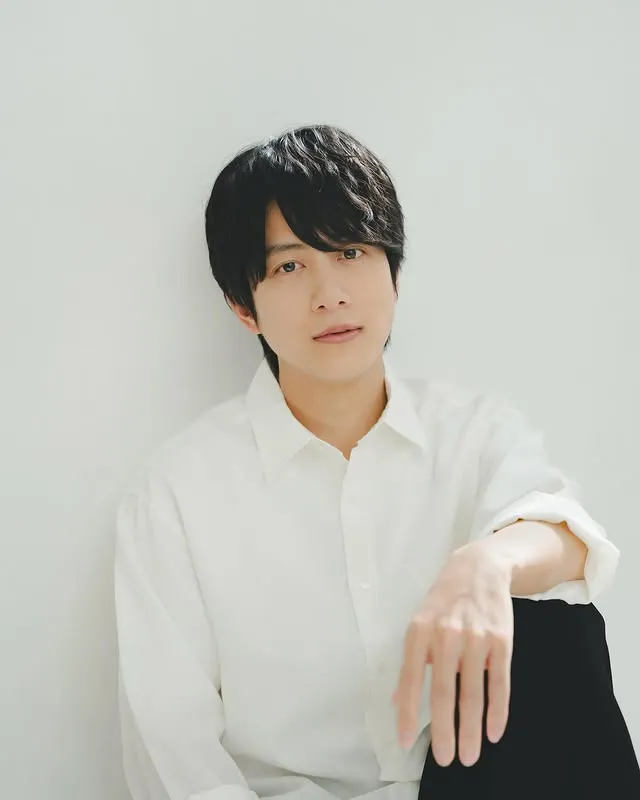 溝端淳平與交往多年的圈外女友結婚。翻攝溝端淳平Staff IG