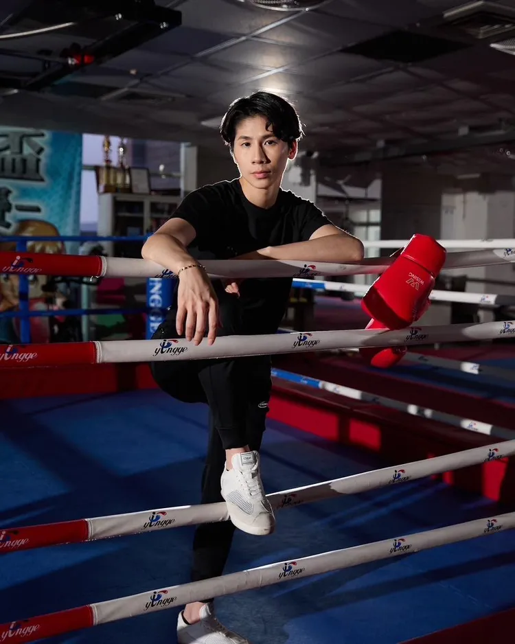 林郁婷搭配白色低筒Kick鞋。品牌提供