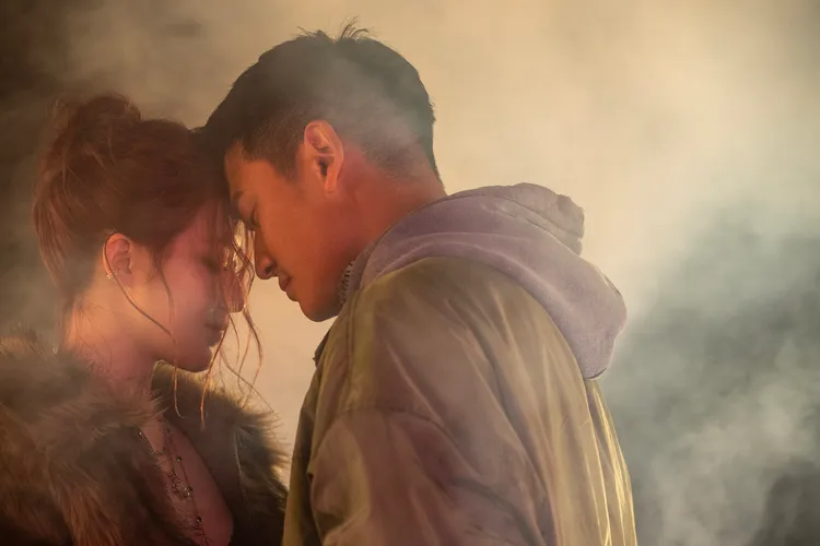 周興哲首度在MV中跟舒華合作。星空飛騰提供
