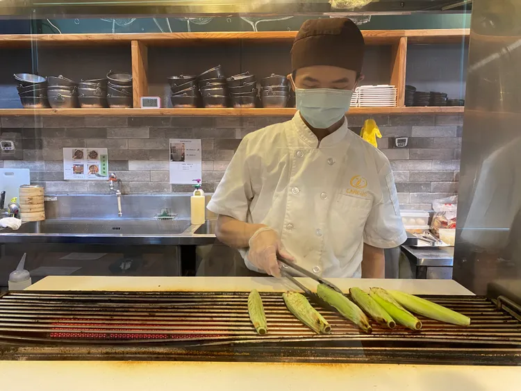 基金會給憨兒們工作擁有一技之長。翻攝畫面