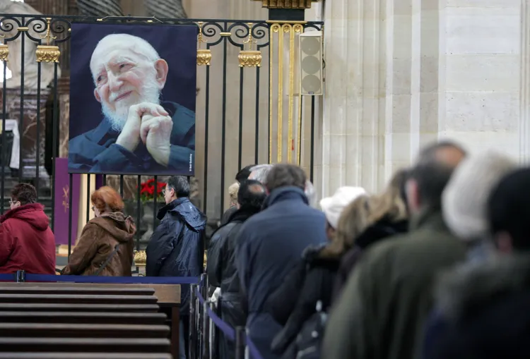 2007年皮耶神父去世時，法國還舉國哀悼。美聯社