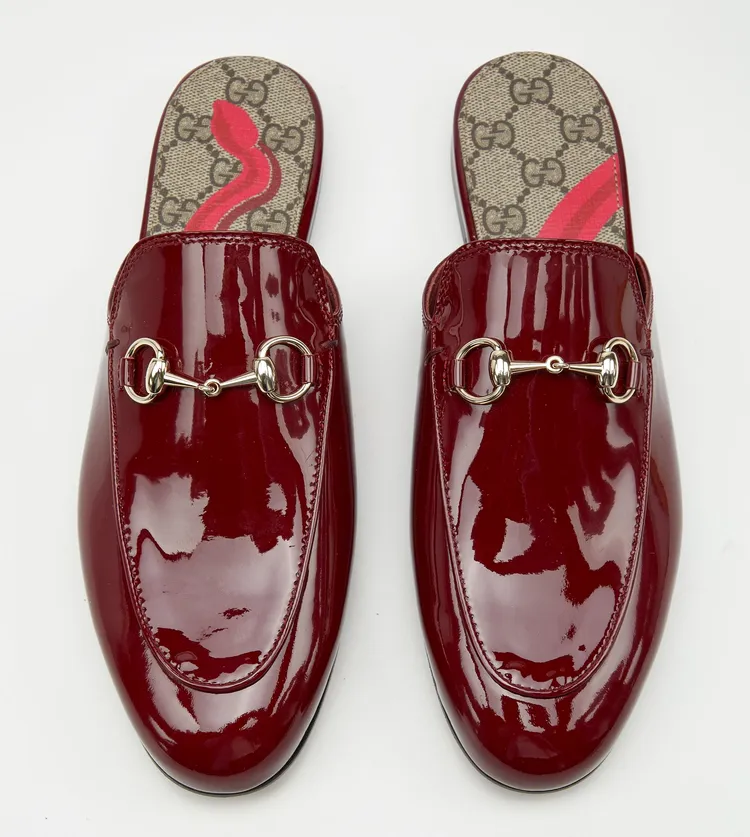 GUCCI蛇年系列穆勒鞋，3萬4900元。品牌提供