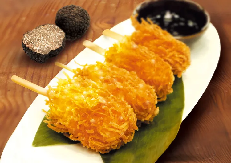 1010湘獻上新料理「黑松露棒棒蝦」，完美融合蝦的鮮甜與黑松露的香氣，創造絕妙口感層次。業者提供