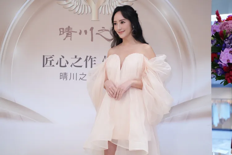關穎出席保養品牌晴川之秘新店開幕活動。彭欣偉攝