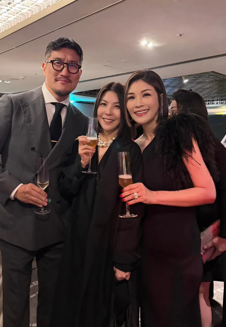 許茹芸（中）和韓籍老公與蔣雅淇合影。翻攝蔣雅淇臉書