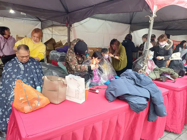 現場義剪。桃園市伴手禮協會提供