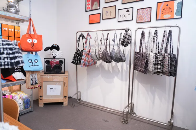 AMAZING by Jing Jing最新Love Diary系列。彭欣偉攝