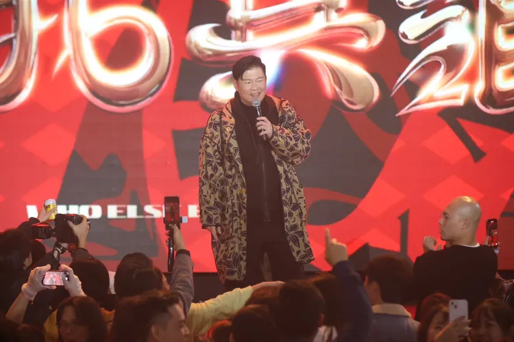 曾國城在三立尾牙上台抽獎掀高潮。攝影中心攝