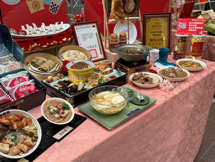 北市府串連10大年味商圈，欲搶佔春節年菜商機。記者張綵茜攝