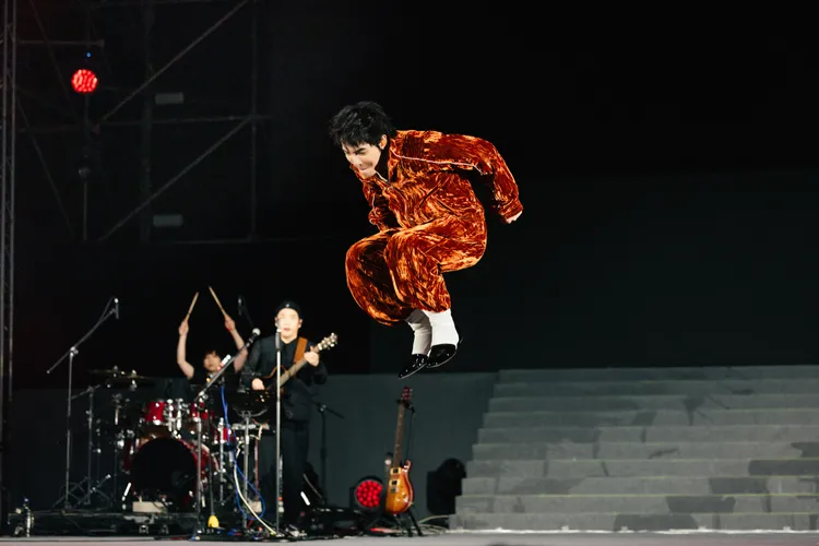 蕭敬騰帶Live Band商演，熱唱嗨翻現場。圖／華納音樂提供