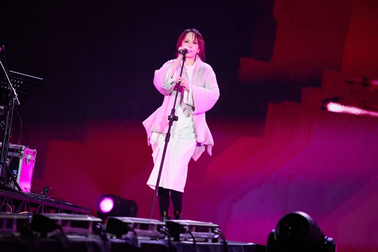 楊乃文睽違18年在台北跨年。亞神提供