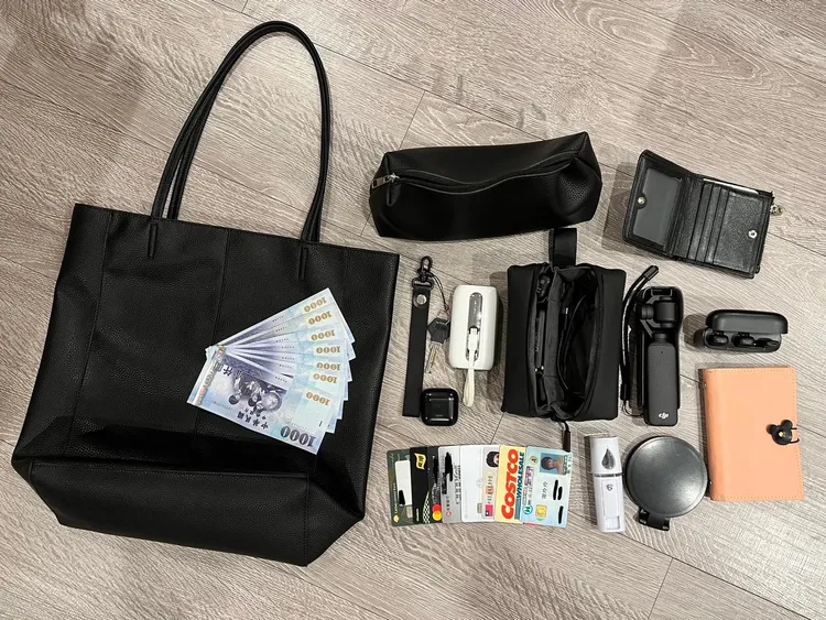 除了原本1萬多元的現金被嫌犯花到剩下7千元，其餘物品完好無缺。翻攝唐玲臉書