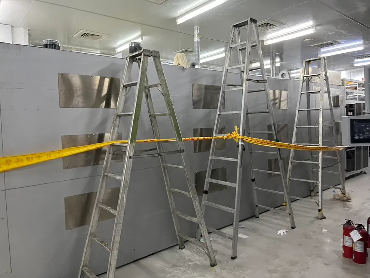 廠方及警消疏散242人，其中7人嗆傷送醫。民眾提供