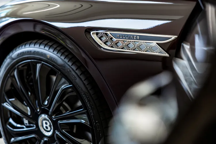 Flying Spur油電動力單元取代了過往W12引擎的旗艦地位，扭力峰值自900 Nm來到了1,000 Nm，增加11%，最高馬力則提升19%，由659 PS進化至782 PS。業者提供