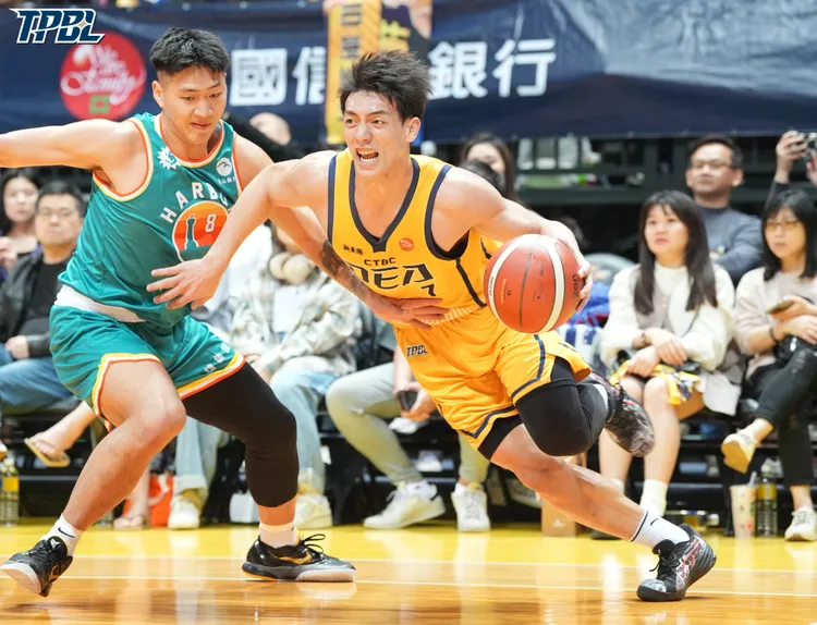 中信特攻農曆年後首度回到主場，就擊敗海神拿下久違勝利。TPBL提供