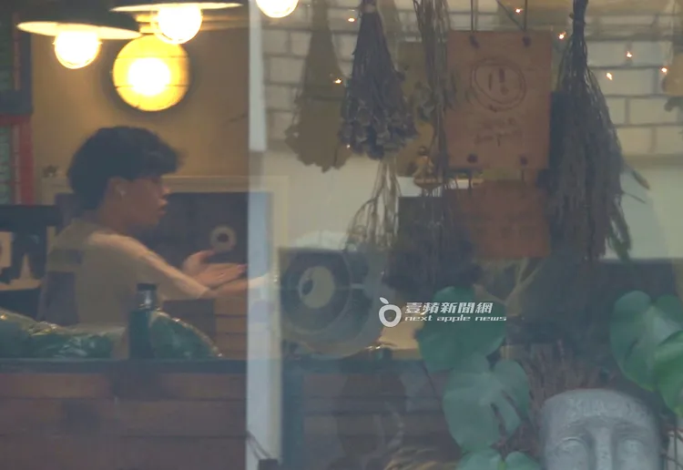 到披薩店取剛出爐的披薩，都是有打電話預約的老顧客。特勤中心攝