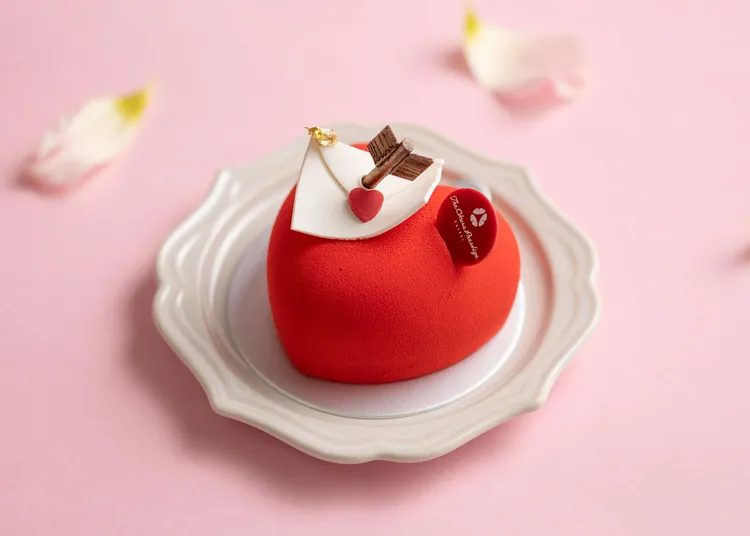 The Nine烘焙坊於西洋情人節前夕，推出「Love Letter」接骨木白巧克力野莓慕斯。業者提供